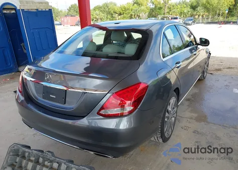 2018 Mercedes-Benz C 300 из США, поврежденный, VIN 55SWF4JB2JU243715